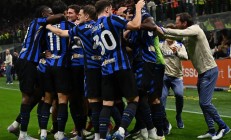 关于转会新闻：球员调动团队阵容升级的信息