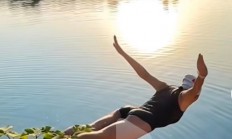 星空体育app下载-猛虎在风暴中凭借百倍力地摧枯拉朽