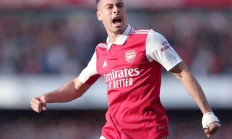 星空体育官方登录入口-包含阿森纳球员向球迷致谢，承诺更好的表现的词条