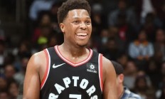 星空体育官网app-猛龙球星洛瑞膝伤复发，或将缺阵数周