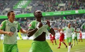 关于沃尔夫斯堡中场忠诚于球队,被评为最佳队员的信息 关于沃尔夫斯堡中场忠诚于球队,被评为最佳队员的信息