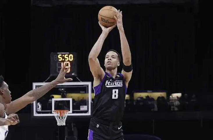 关于广东球队高居榜首,实力强劲不容小觑的信息 关于广东球队高居榜首,实力强劲不容小觑的信息