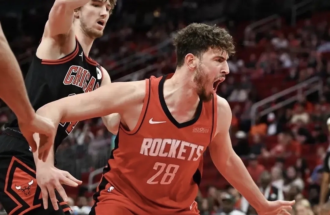 公牛球迷疯狂欢呼！主场连胜助力球队进入西部前八的简单介绍