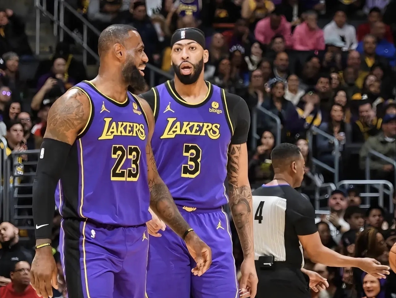 包含湖人惨败于掘金,戴维斯伤愈重返场地的词条 包含湖人惨败于掘金,戴维斯伤愈重返场地的词条