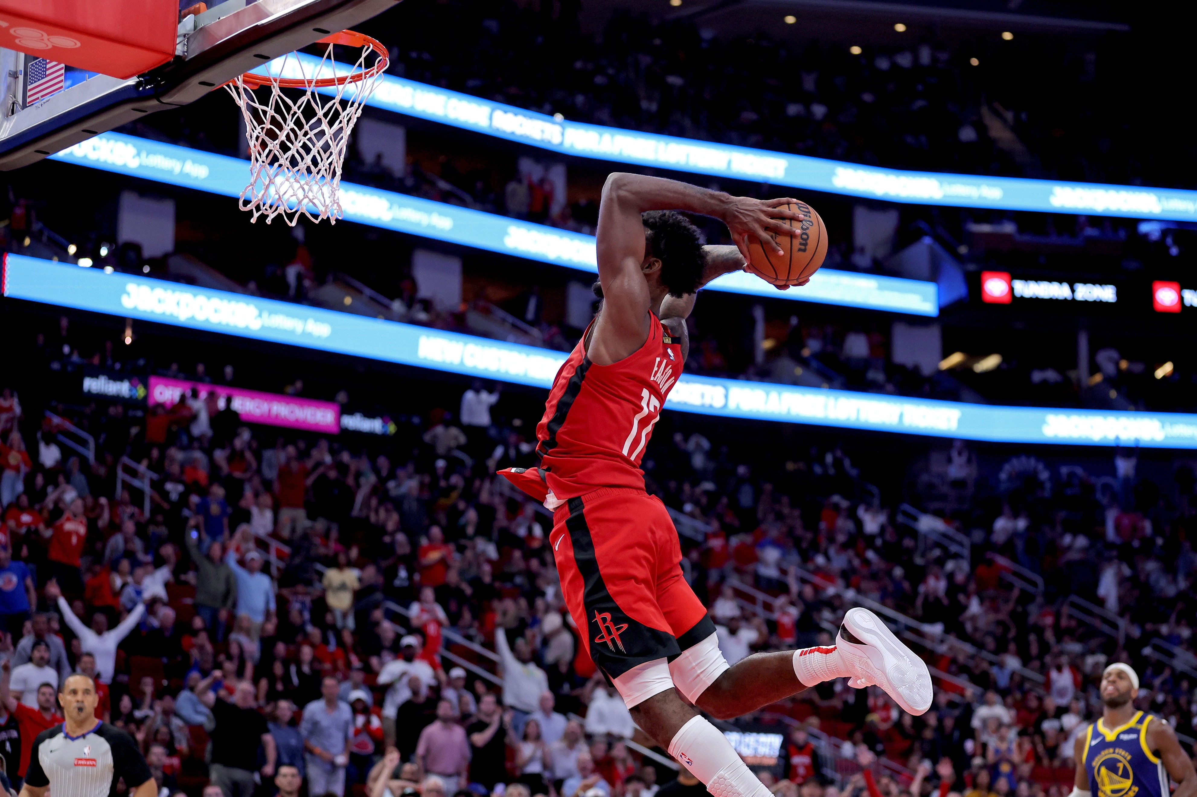 火箭客场胜魔术,继续保持不败 火箭客场胜魔术,继续保持不败