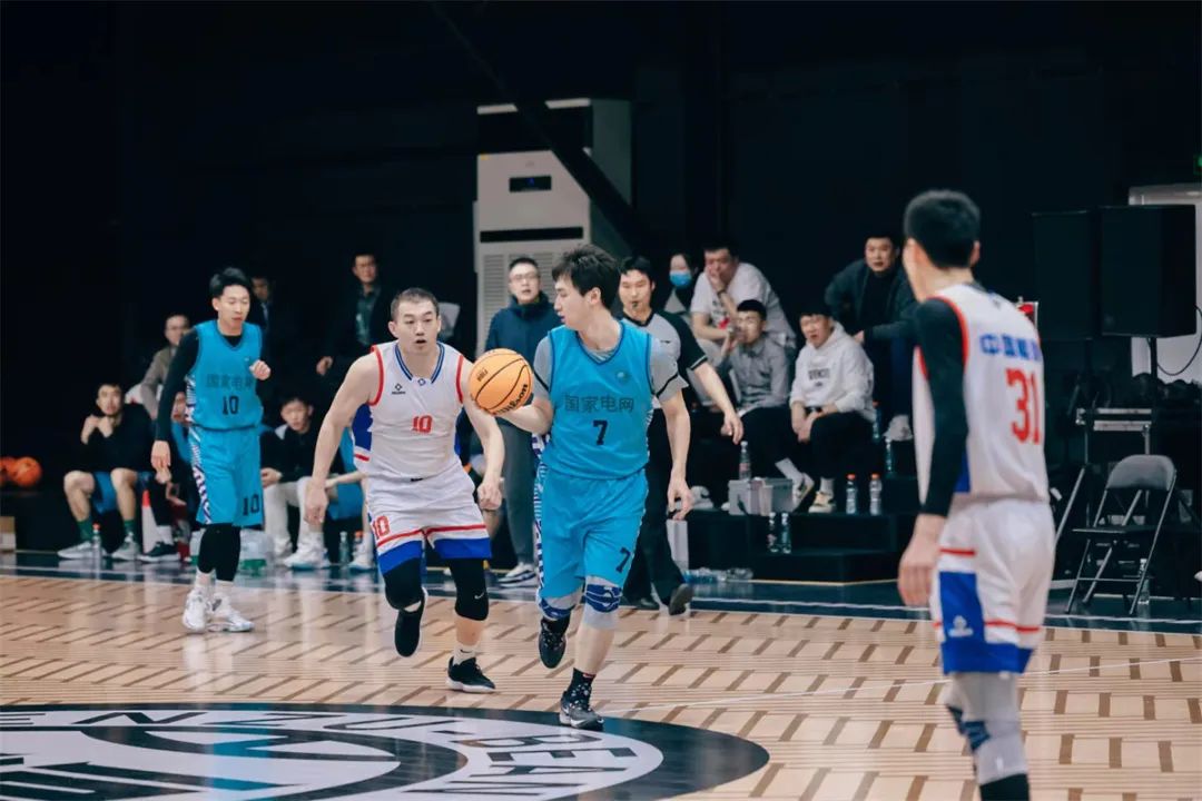 猛烈对决:多国球队斗志昂扬的简单介绍 猛烈对决:多国球队斗志昂扬的简单介绍