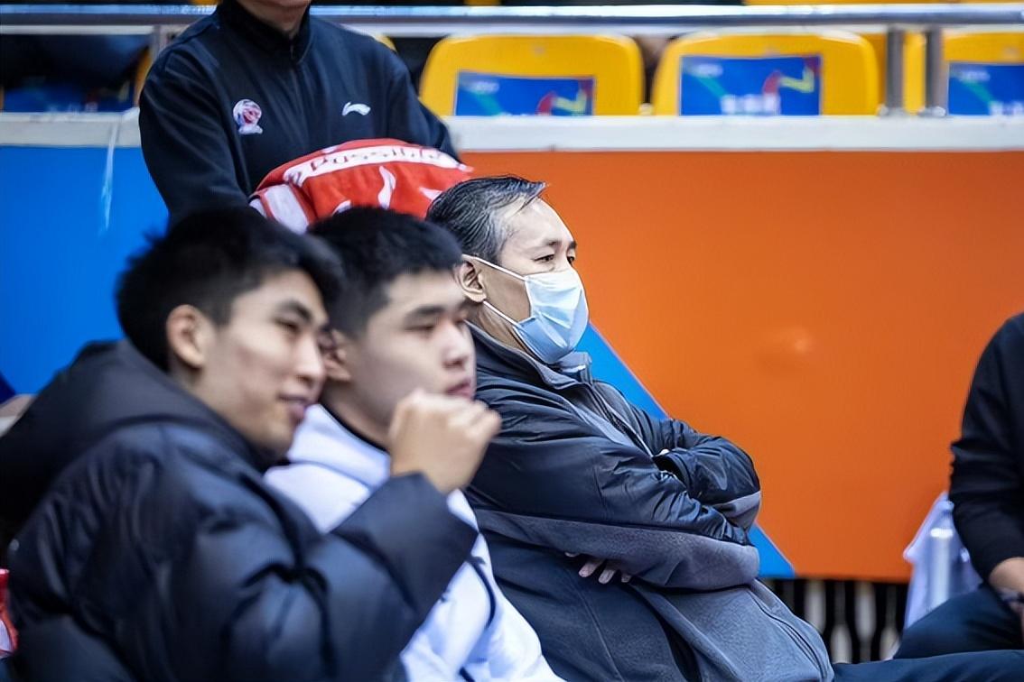 北京首钢队新赛季挑战难度大增,球员备战艰苦 北京首钢队新赛季挑战难度大增,球员备战艰苦