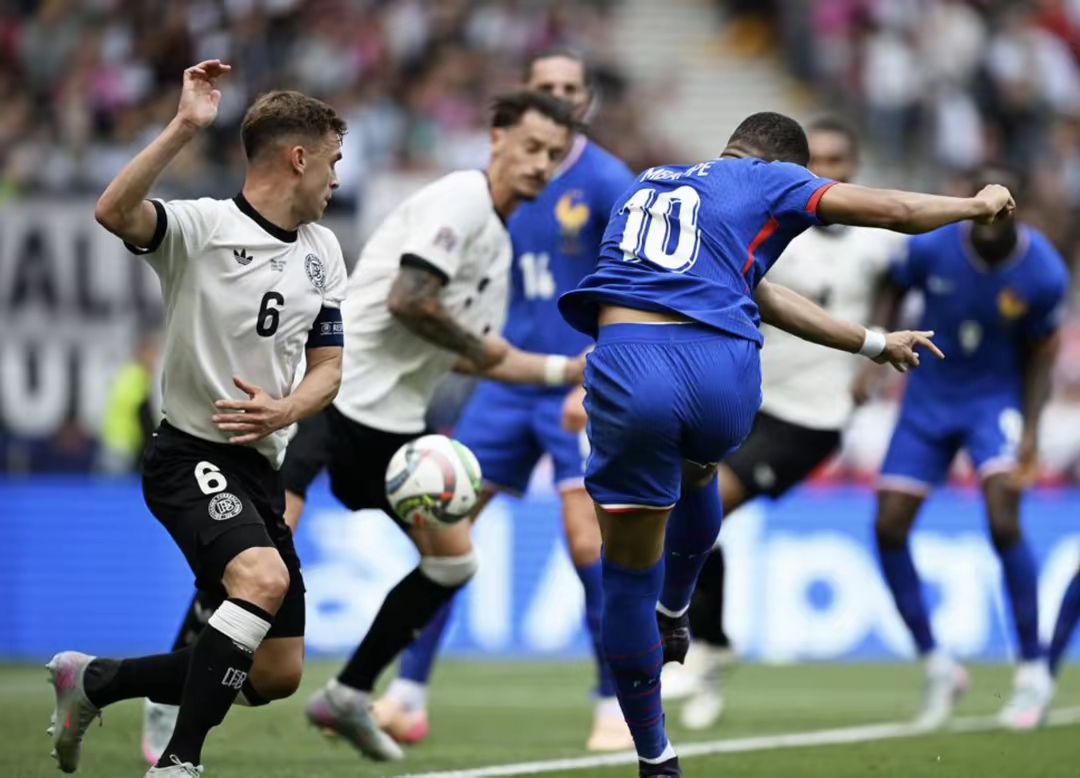 关于斯图加特客场不敌门兴格拉德巴赫,战绩下滑的信息 关于斯图加特客场不敌门兴格拉德巴赫,战绩下滑的信息