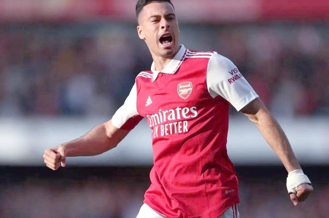 包含阿森纳球员向球迷致谢，承诺更好的表现的词条